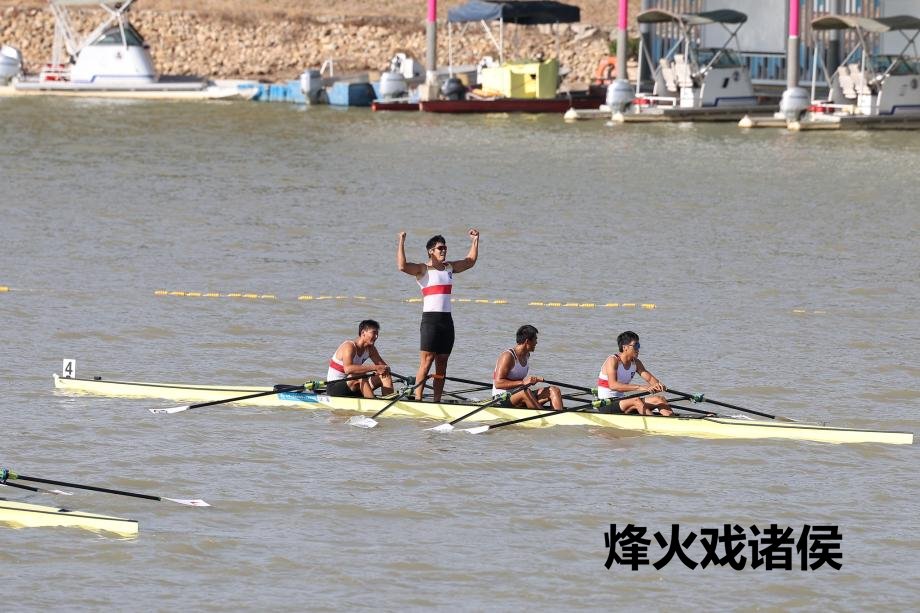 [图]十五运会开幕式后首金 男子四人双桨江苏队夺冠