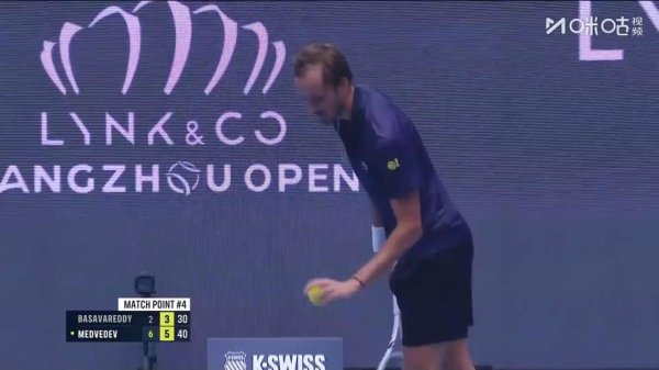 韦德体育下载 ATP总决赛：梅德韦德夫首胜保留出线可能，辛纳连胜两场