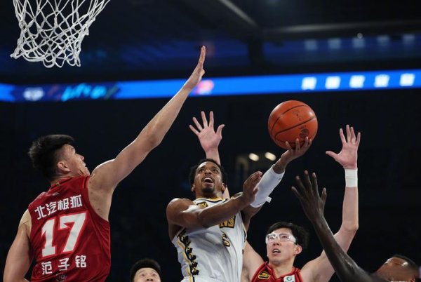 韦德体育下载 广东53分大胜广厦豪取10连胜 北京击败吉林