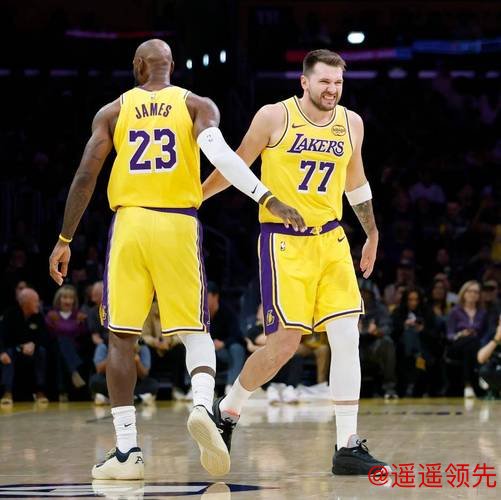 詹姆斯29+9东契奇39分 鲍尔30+11湖人惨败黄蜂