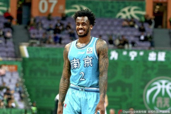 韦德体育APP 布朗33分广州力克深圳5连胜 同曦送江苏3连败